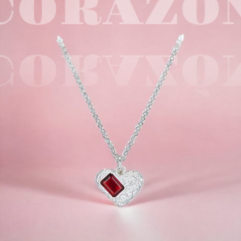 Серебряная цепочка с подвеской из граната